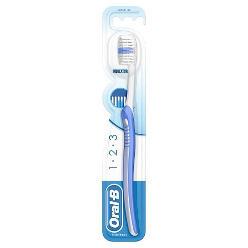 Oral B Indicator Toothbrush Medium